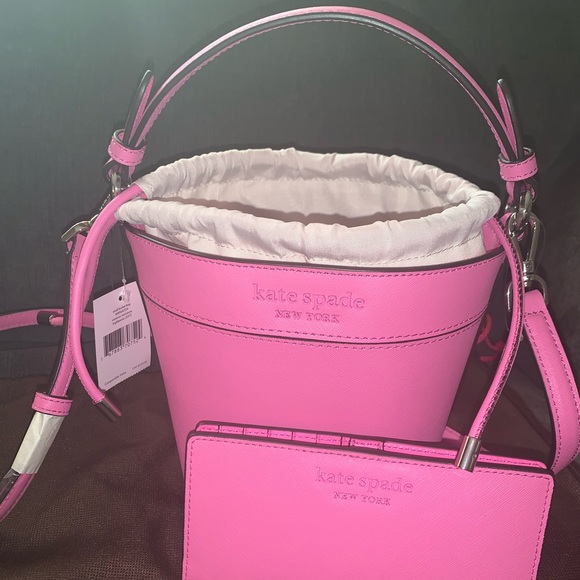 BNWT BUNDLE KATE SPADE BUCKET BAG AND WALLET